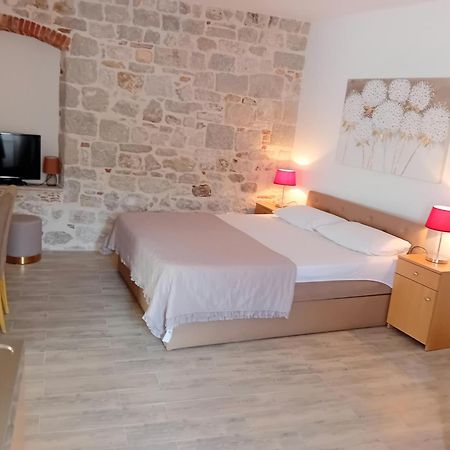 Apartment Andela Kaštela Eksteriør billede