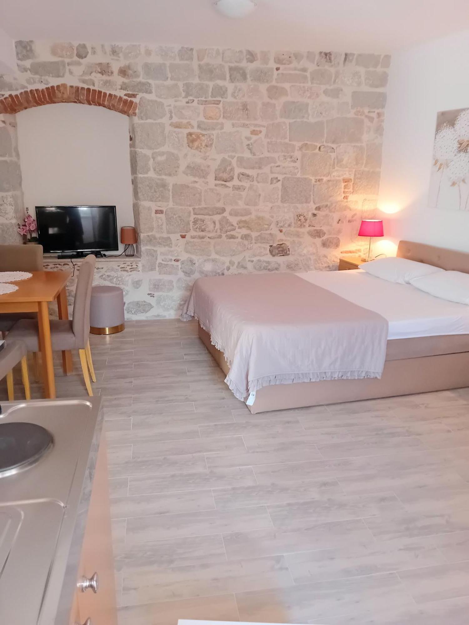 Apartment Andela Kaštela Eksteriør billede