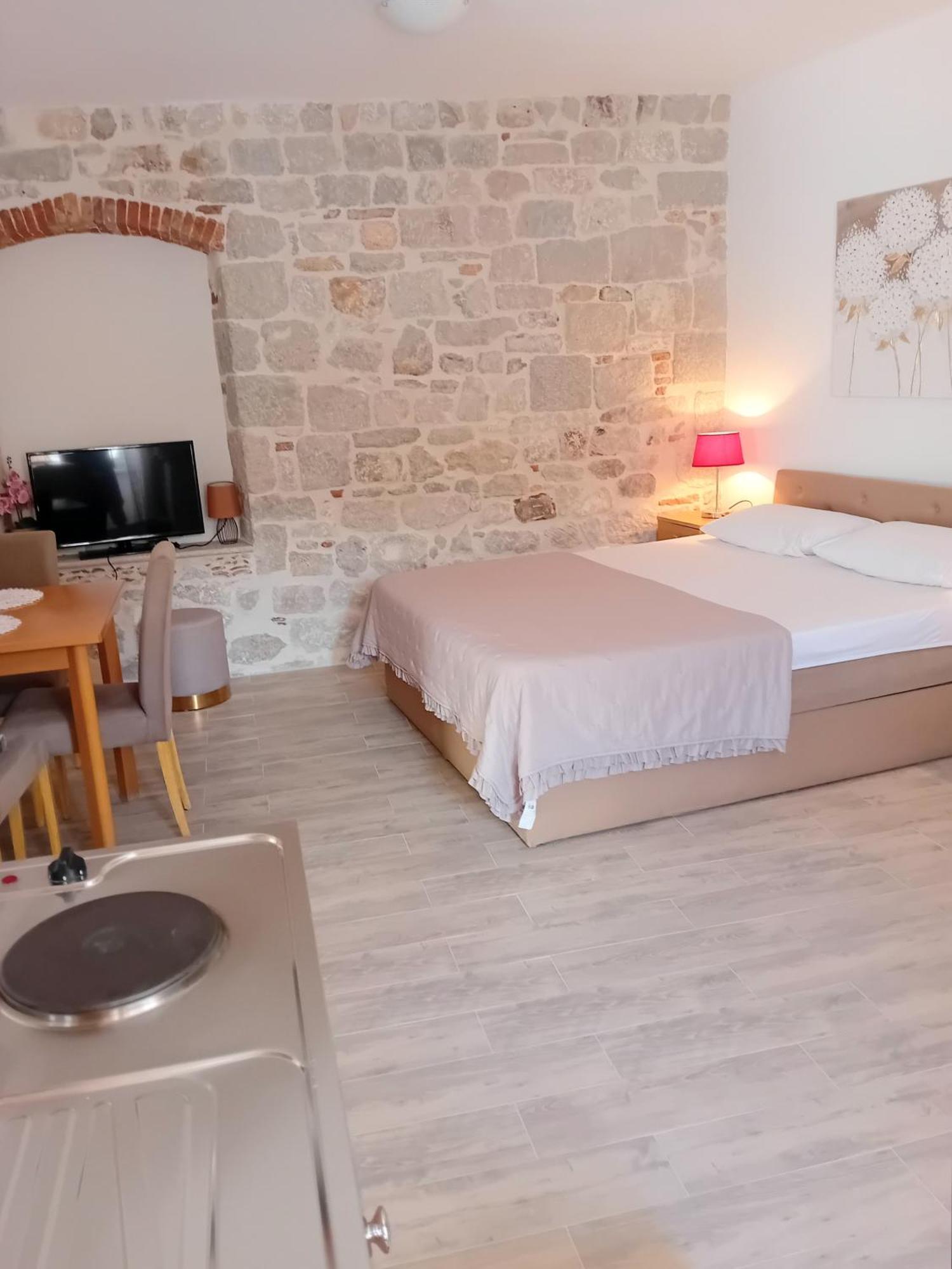 Apartment Andela Kaštela Eksteriør billede